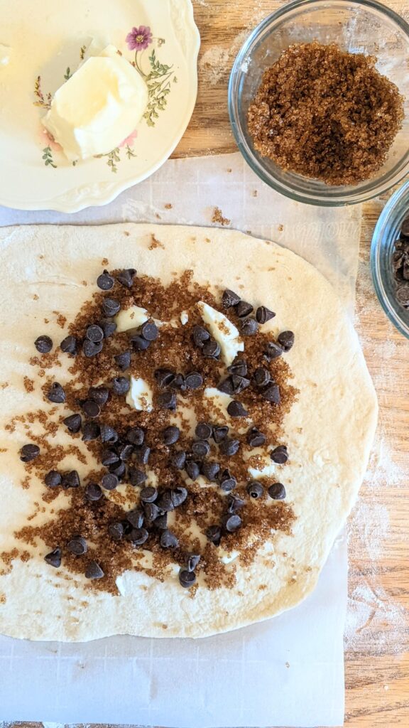 Calozne with chocolate chips